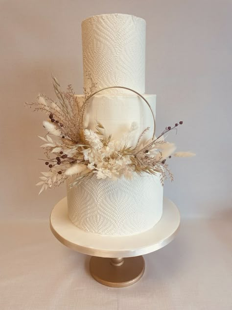 3 Teir Wedding Cake, Art Deco Wedding Cake, 3 Tier Wedding Cake, Boho Cake, Boho Wedding Cake, 3 Tier Wedding Cakes, Wedding Table Designs, Dried Flowers Wedding, Wedding Cake Photos