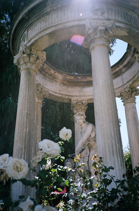 Huntington Mansion & Gardens   Pasadena, California..went to see the fab-u-lous collection of Sevres' but fell in love with the incredible gardens & statues from Europe Bridgertons Aesthetic, Princess Aesthetic, Garden City, Ancient Architecture, Beautiful Architecture, Pretty Places, Green Aesthetic, Art And Architecture, Secret Garden