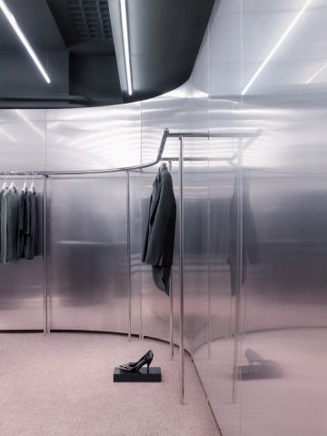 Acne Pelham Street - News - Frameweb Acne Store, Metal Store, Acne Studio, Retail Interior, Studio Interior, Store Interior, Retail Space, Shop Interiors, Shop Interior Design