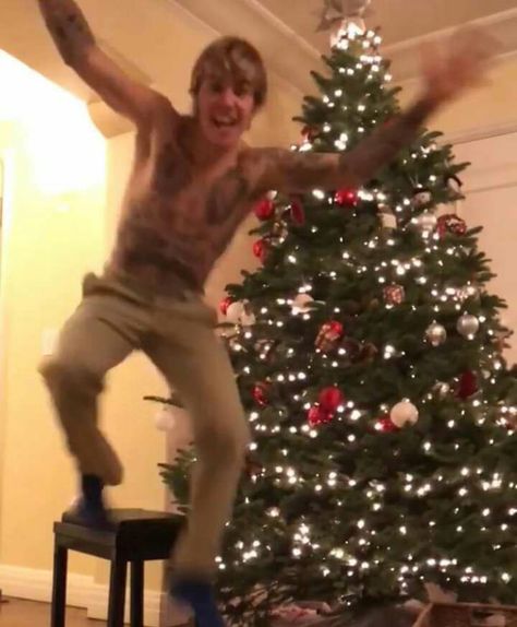 Justin Core, Justin Bieber Mistletoe, Justin Bieber Christmas, Justin Bieber My World, Justin Bieber Funny, Justin Bieber Lockscreen, Justin Bieber Smile, Christmas Lockscreen, Justin Bieber News