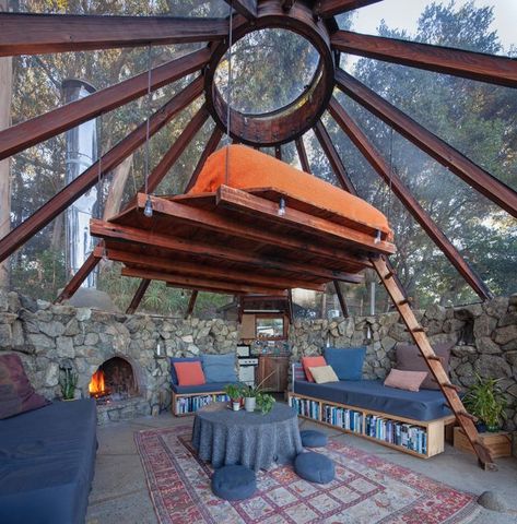 Live Like the Arcitect Legend of Big Sur, California Suspended Bed, Big Architects, Weird Design, Colored Glass Bottles, Outdoor Tub, Crazy House, Hanging Bed, Organic Architecture, Unique Houses