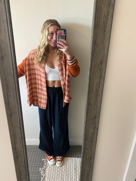 Cute Sweatpants Outfit Fall, Cute Wide Leg Sweatpants Outfit, Burnt Honey Converse Outfit, Flannel And Sweatpants Outfit, Orange Sweatpants Outfit, Cute Sweatpants Outfit Winter, Orange Converse Outfit, Outfit With Sweatpants, Sweatpants Outfit Fall