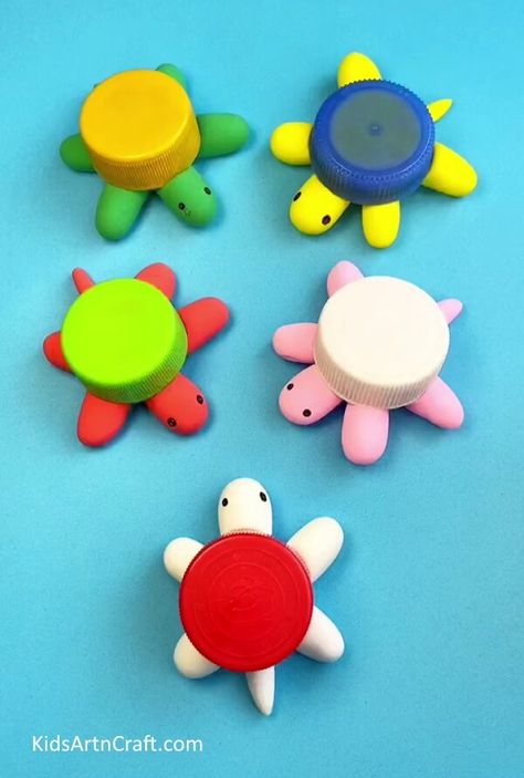 Turtle With Egg Carton, Water Bottle Lid Crafts, Bottle Cap Turtle, Water Bottle Cap Crafts, Plastic Bottle Cap Art, Bottle Cap Crafts For Kids, Plastic Bottle Cap Crafts, Recycling Activities For Kids, Underwater Crafts