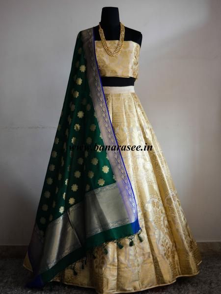 Banarasee/Banarasi Handwoven Art Silk Unstitched Lehenga & Blouse Fabric-Off White Picture Border, Lehenga Sari, Designer Dupatta, Gold Lehenga, Saree Beautiful, Indian Outfits Lehenga, Lehenga Blouse, Indian Lehenga, Indian Bridal Fashion