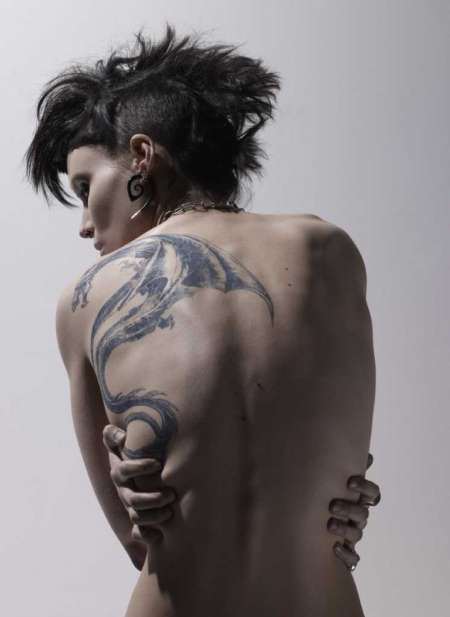 Dragon Tattoo Rooney Mara, Ta Moko Tattoo, Gotik Tattoo, Cool Back Tattoos, Dragons Tattoo, Girl With The Dragon Tattoo, Lisbeth Salander, Stieg Larsson, The Girl With The Dragon Tattoo