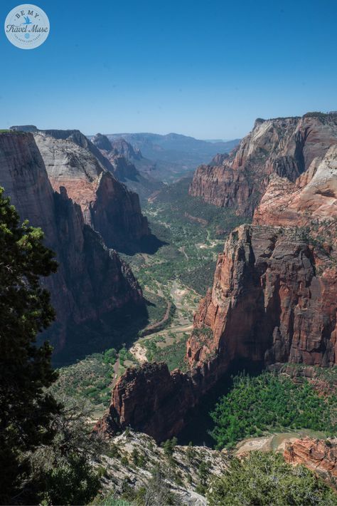 How to choose between Zion National Park's two most popular hikes: Angel's Landing vs Observation Point. Both reward you with a fantastic view, but the magic is also in the journey. Travel tips for your trip to Utah. || Be My Travel Muse Utah National Parks Road Trip, Angels Landing, National Park Road Trip, Utah National Parks, Trip Itinerary, American Southwest, Us National Parks, Road Trip Itinerary, Zion National Park