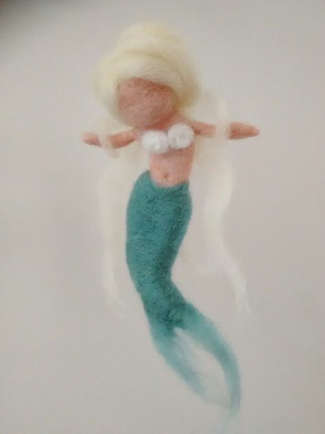 Needle Felt Mermaid, Needle Felted Mermaid, Felted Mermaid, Aqua Mermaid, Felt Angel, Mermaid Crafts, Needle Felting Diy, Fairy Art Dolls, Mermaid Diy