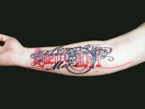 Memento Mori Tattoo Men Arm, Memento Mori Memento Vivere Tattoo Ideas, Moments Mori Tattoo, Memento Mori Sleeve Tattoo, Memento Mori Arm Tattoo, Momento Mori Tattoo, Memento Mori Tattoo, Tattoo Off, Tattoo Trash