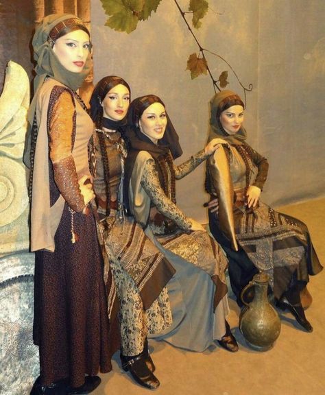 Georgian Traditional Clothing, Georgian Clothing, Caucasus Mountains, Folk Dance, Traditional Clothing, Traditional Outfits, Diy Fashion, Georgia, History