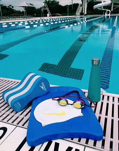 Competitive Swimming Pictures, Swim Aesthetic, Swimming Aesthetic, Swimming Motivation, Swimming Pictures, Swimming World, Aqua Fitness, Swimmers Life, Swim Practice