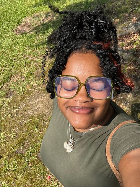 love the green oversized glasses with faux locs Green Glasses On Black Women, Green Glasses Frames For Women, Chunky Glasses Aesthetic, Green Glasses Aesthetic, Big Square Glasses, Green Glasses Frames, Big Glasses Frames, Chunky Glasses, Statement Glasses