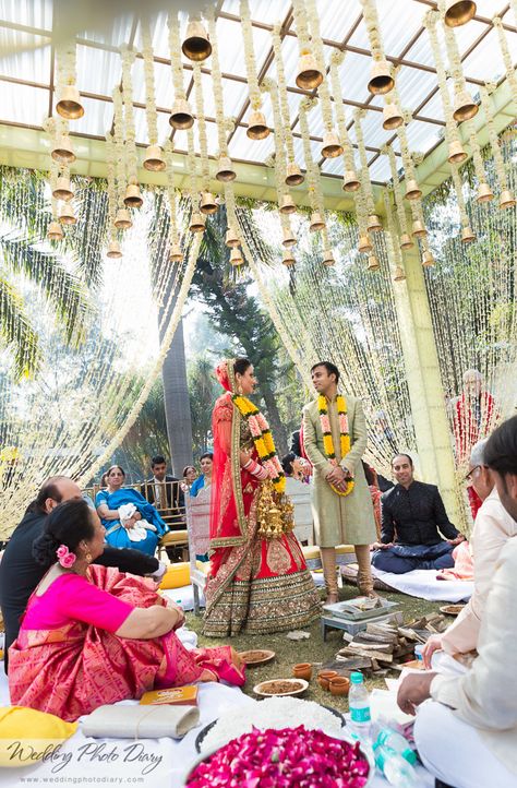 Mandap With Bells, Mandap Designs Outdoor, Bridal Lehenga Reception, Mantap Decor, White Mandap, Shadi Decoration, Mandap Ideas, Rajasthani Wedding, Indian Wedding Decorations Receptions