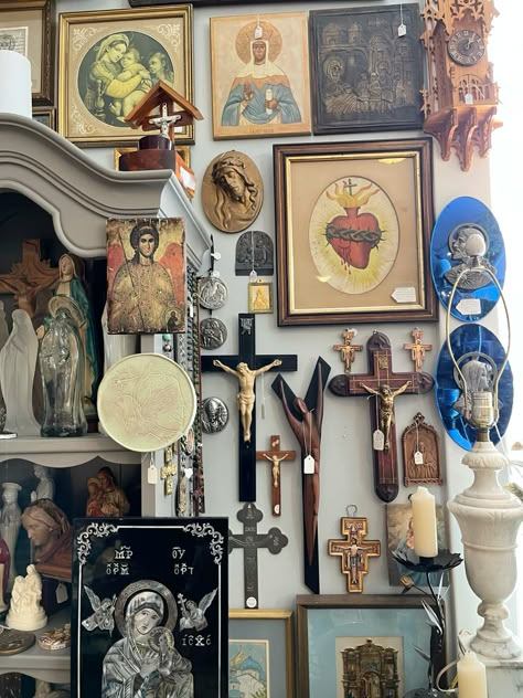 Irish Catholic Aesthetic, Catholic Bedroom, Folk Catholicism, Apartment Crafts, Christian Bedroom, Catholic Core, Catholic Symbols, Wall Galleries, Knights Of Columbus