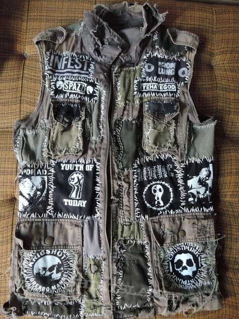 Crust Vest, Folk Punk, Punk Vest, Grunge Jacket, Punk Fashion Diy, Patch Pants, Crust Punk, Punk Pins, Alt Clothes