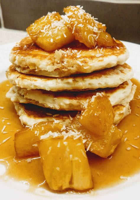 Pineapple Pancakes, Caramelized Pineapple, Rum Sauce, Coconut Pancakes, Florida Food, Pineapple Rum, Pineapple Recipes, Pancakes Ingredients, Power Foods