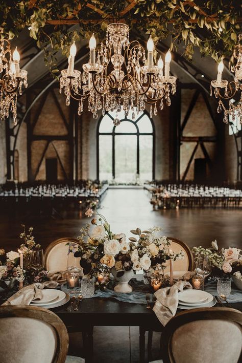 Luxury Fall Wedding, Romantic Wedding Design, Romantic Vintage Wedding Decorations, Modern Vintage Wedding Theme, Dark Moody Romantic Wedding, Parisian Style Wedding, Victorian Wedding Theme, Elegant November Wedding, Modern Victorian Wedding