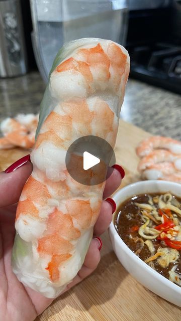 Rice Paper Rolls Fillings, Spring Roll Peanut Sauce, Rice Paper Rolls Recipes, Vietnamese Fresh Spring Rolls, Rice Paper Spring Rolls, Vietnamese Rice Paper Rolls, Chinese Spring Rolls, Spring Roll Filling, Rice Paper Recipes