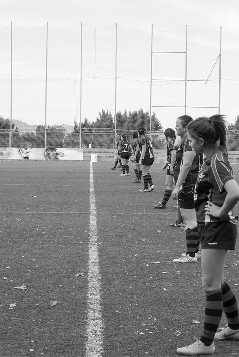 Womens Rugby Aesthetic, Girls Rugby Aesthetic, Rugby Aesthetic Girl, Rugby Girl Aesthetic, Jersey Presentation, Rugby Motivation, Rugby Aesthetic, Photo Rugby, Rugby Photography