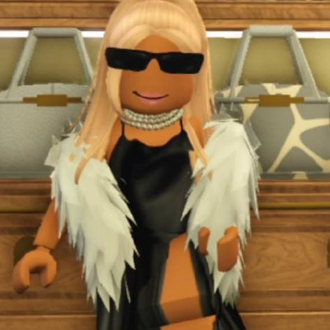 ALASKA VIOLET IS MAH QUEEN FOREVER <3 <3 She's such a good content creator I watch her everyday and I'm not even ashamed to say it people at my school judge me but i just don't care you can check her out on YouTube and tiktok !! (she makes bloxburg videos) Alaska Violet Bloxburg, Bloxburg Videos, Alaska Violet Bloxburg Decals, Alaska Violet, Blox Burg, I Just Dont Care, Bloxburg Decals, Roblox T-shirt, Favorite Youtubers