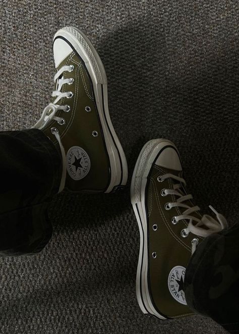 Green Converse Outfit, Olive Green Converse, Converse Aesthetic, Converse Classic, Green Converse, Outfits With Converse, Swag Shoes, Moss Green, Converse All Star