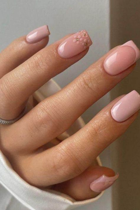 30 Irresistible Nude Nail Designs To Copy ASAP Squoval Nails, Short Gel Nails, Nude Nail, Nude Nail Designs, Subtle Nails, Simple Gel Nails, Minimal Nails, Casual Nails, Work Nails