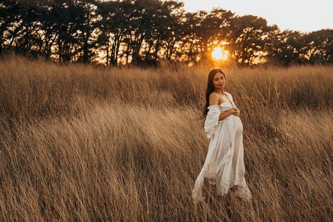 Country Maternity Photography, Golden Hour Maternity Shoot, Free People Maternity, Sunset Maternity Photography, Country Maternity, Sunset Maternity Photos, Golden Hour Maternity, Maternity Couple, Maternity Photography Poses Outdoors