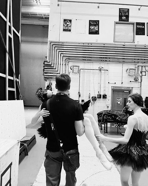 Francesca Hayward - the principal dancer at the Royal Ballet - has revealed how her role as the Swan Queen in a recent production of Swan Lake left her so exhausted one night that she had to be carried back to her dressing room at the interval (pictured) Francesca Hayward, Manifesting Future, So Exhausted, Swan Lake Ballet, The Royal Ballet, Swan Queen, Ballet Core, Royal Ballet, Yoga Dance