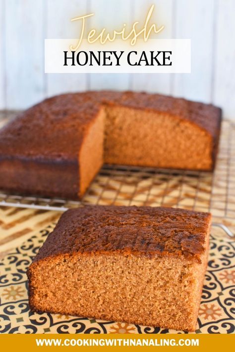 Jewish Honey Cake Jewish Honey Cake Recipe, Greek Honey Cake, Jewish Honey Cake, Honey Cake Rosh Hashanah, Jewish Desserts, Rosh Hashana Recipes, Gingerbread Recipes, Honey Cake Recipe, Jewish Holiday Recipes