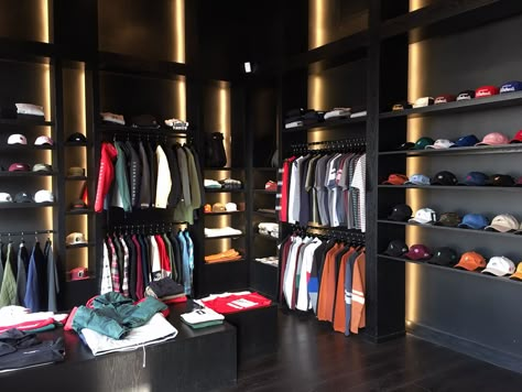 Men's Clothing Store Design, Clothing Shop Interiors, Tumi Suitcase, Clothes Shop Design, Shoe Store Design, Hypebeast Room, Clothing Store Displays, Retail Store Interior Design, Clothing Store Interior