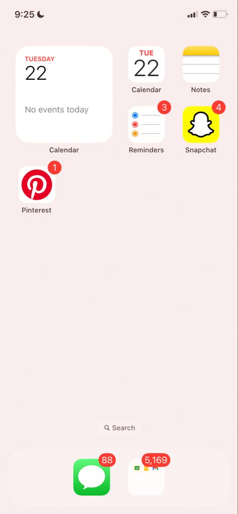 Iphone Layout Minimalist, Iphone Wallpaper Organization, Simple Homescreen Layout, Homescreen Organization, Phone Apps Iphone, Calendar Reminder, Minimalist Phone, Ios Homescreen, Clean Phone