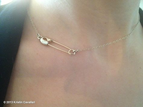 Safety pin necklace..... I want it!!!! Safety Pin Necklace Meaning, Necklace Meaning, Safety Pin Necklace, Girly Bracelets, Pin Necklace, What A Girl Wants, Dont You Know, Accessories Bags Shoes, Jewellery Ideas