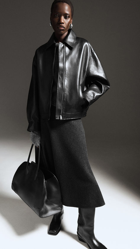 LEATHER | Emblematic pieces of the COS wardrobe, reimagined in luxury materials.​ Cos Aesthetic, Cos Boots, Cos Outfit, Cos Fashion, Cos Shoes, Luxury Materials, Branded Outfits, Chic Winter Outfits, Coat Outfits