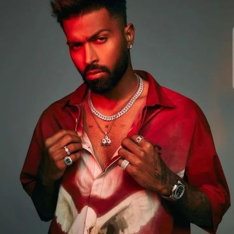 "How to shine like my idol ✨ #Inspiration #RoleModel" #viral #hardikpandya93 Hardik Pandya Photo, Hardik Pandya Wallpaper Hd, Normal Boys Pic, Best Gym Quotes, Anushka Sharma And Virat, Sunset Photography Nature, Big Family Photos, Galaxy Wallpapers, Boys Pic