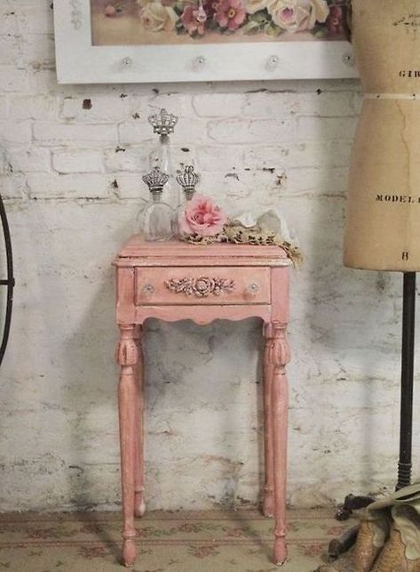 Chic Furniture Modern, Shabby Chic Francese, Camera Shabby Chic, Commode Shabby Chic, Shabby Chic Side Table, Diy Shabby Chic Furniture, Shabby Chic Decorating, Muebles Shabby Chic, Night Tables