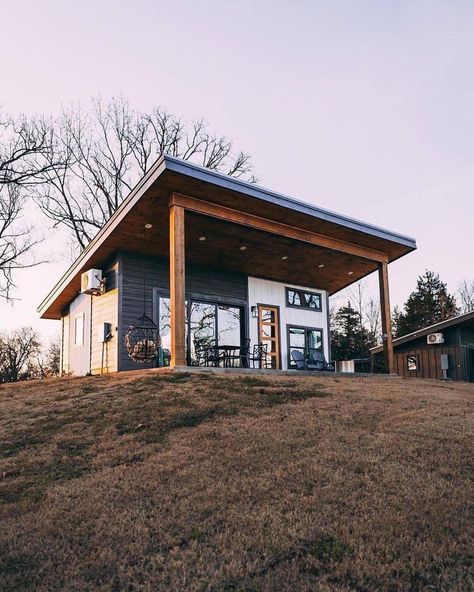 Tiny Home Shed, Slanted Roof, Shed Tiny Home, Shed Cabin, Log Home Living, Tiny House Nation, Shipping Container House Plans, Tiny House Community, Modern Rustic Homes