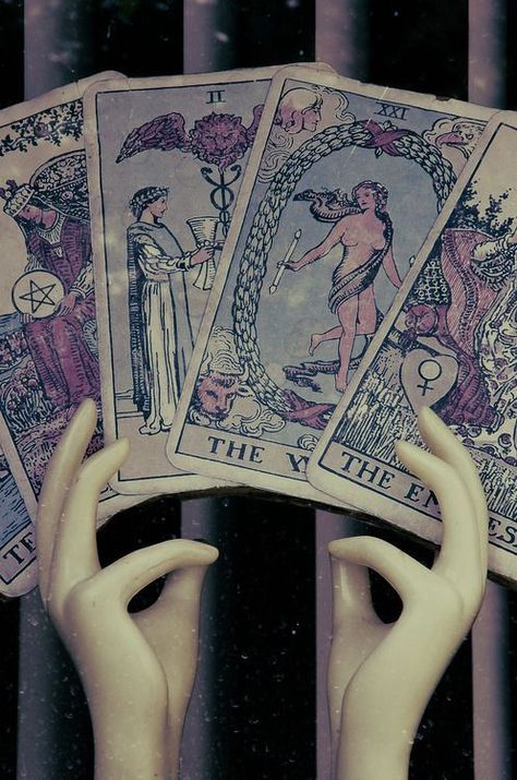 Learning Tarot Cards, Oracle Reading, Past Present Future, Tarot Art, Witch Aesthetic, Reading Tarot Cards, Witchy Vibes, Tarot Readers, Oracle Cards