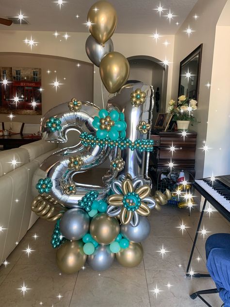 Birthday Stand, Balloon Marquee, Festa Moana Baby, Minnie Mouse Balloons, Roller Skating Party, Balloon Garland Diy, Diy Balloon Decorations, Balloon Arrangements, Birthday Balloon Decorations