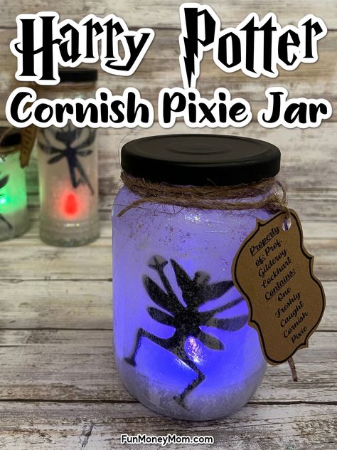 This Harry Potter Cornish Pixie Jar is the perfect way for little Hogwarts fans to capture their very own cornish pixie. Use this Harry Potter craft as a nightlight, Harry Potter party decor or even give them out as a goodie bag gift. Just don’t let them escape or they’ll wreak havoc! Harry Potter Pixies Diy, Mason Jar Harry Potter, Cornish Pixies Harry Potter, Harry Potter Jars, Harry Potter Party Crafts, Harry Potter Decoration Ideas, Harry Potter Gift Ideas Diy Birthday, Harry Potter Crafts Easy, Diy Harry Potter Decor Party