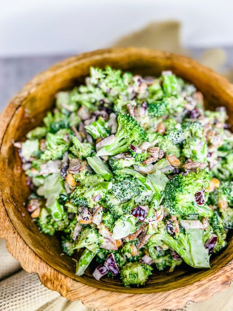 Classic Broccoli Salad Ham Broccoli, Easy Broccoli Salad, Easy Broccoli, Honey Roasted Peanuts, Potluck Dinner, Broccoli Salad Recipe, Easy Side Dish, Pot Luck, Spanish Onion