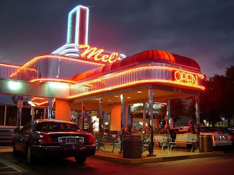 Mel's Diner Fort Myers, Florida. GREAT food & time haf by all. Thanks to the wait staff, cooks, hostesses and Mike the manager. Diner Exterior, Diner Aesthetic, 50's Diner, Googie Architecture, 50s Diner, Diner Decor, Vintage Diner, Food Time, American Diner