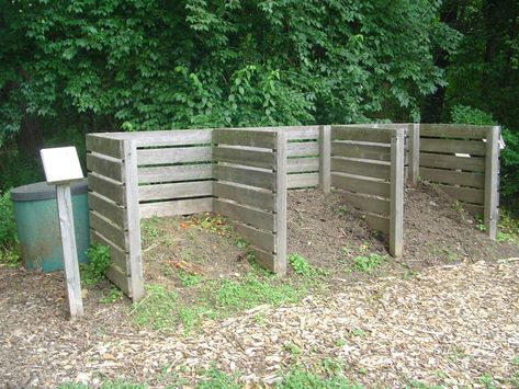 Homemade Compost Bin, Backyard Compost, Composting Methods, Compost Bin Diy, Diy Compost, Worm Composting, Yard Waste, Garden Compost, Organic Soil