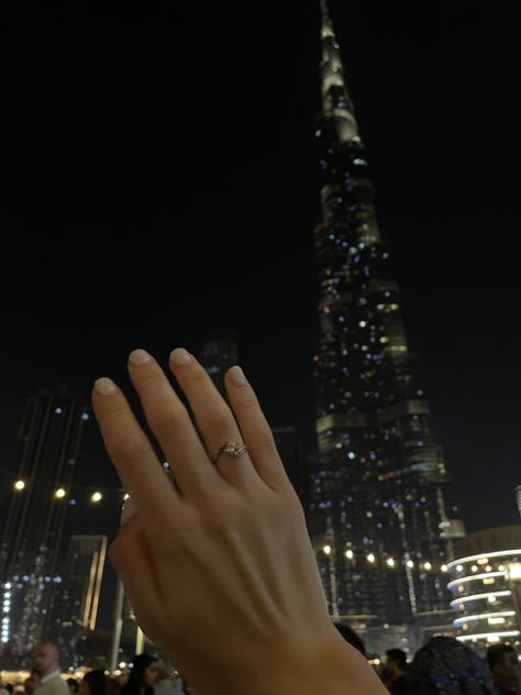 marriage proposal in Dubai. burj khalifa. Dubai Proposal, Best Places In Dubai, Dubai Couple, Dubai Burj Khalifa, Dubai Trip, Marriage Proposal, Dubai Travel, Marriage Proposals, Couples In Love