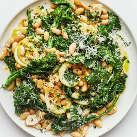 White Beans And Greens, Greens And Beans, Broccoli Rabe Recipe, Broccolini Recipe, Bunny Food, Broccoli Rabe, Healthy Changes, Weeknight Dinner Recipe, Meatless Monday