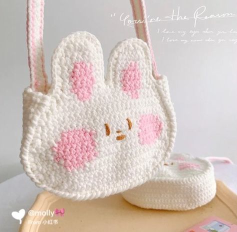 Crochet Phone Bag, Bunny Crochet, Kawaii Crochet, Crochet Purse Patterns, Crochet Fashion Patterns, Fun Crochet Projects, Crochet Animal Patterns, Diy Crochet Projects, Crochet Bag Pattern