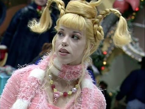 Christina whoterberry!!!! Christina Whoterberry, Cindy Lou Who Hair, O Grinch, Mariah Carey Christmas, Girls Hairdos, Christmas Party Costume, The Grinch Movie, Whoville Christmas, Grinch Who Stole Christmas