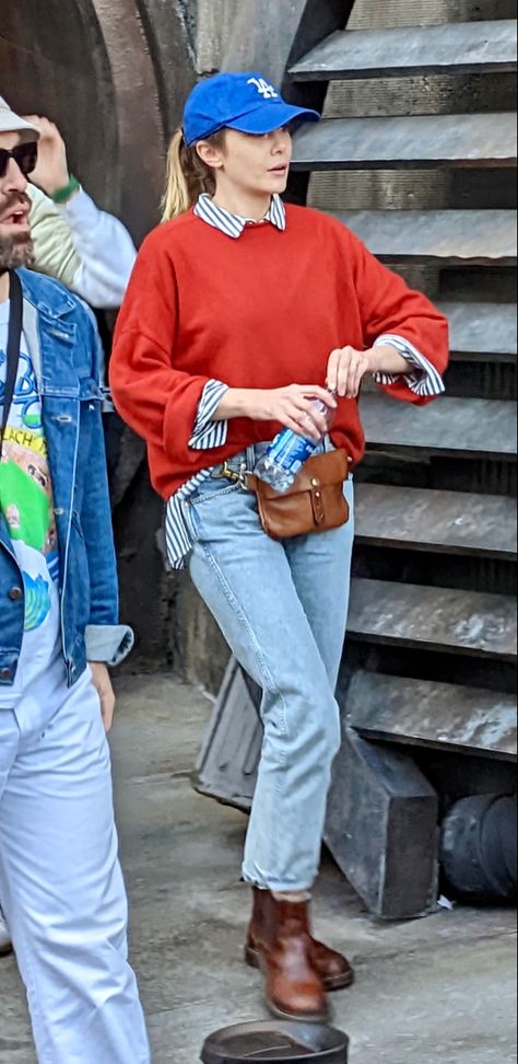 Elizabeth Olsen Street Style, Denmark Street Style, Olsen Street Style, Elizabeth Olsen Style, Olsen Style, Olsen Fashion, Parisian Look, Earthy Style, 30s Fashion