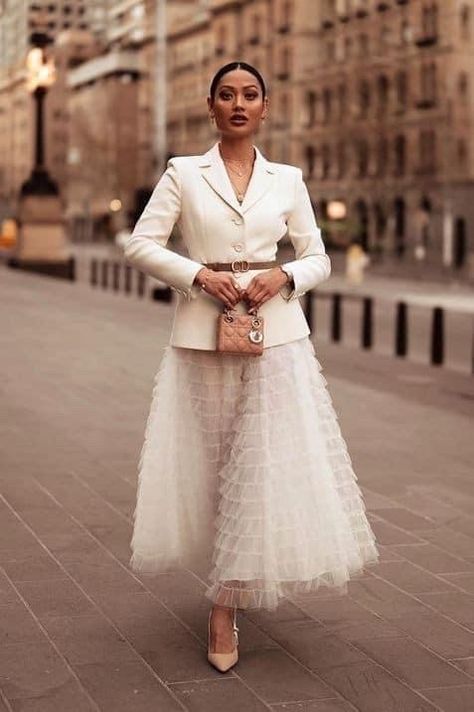 areti Tutu En Tulle, Tulle Skirts Outfit, Dior Skirt, Stylish Wedding Dresses, Woman Suit Fashion, Classy Casual Outfits, Looks Chic, Closet Fashion, Suit Fashion