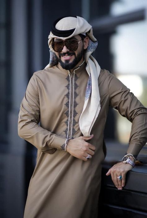 Kanzu Wear, Clothes Photography, Arab Style, Embroidery Kurta, Boys Kurta Design, Stylish Men Wear, Muslimah Wedding, Mobile Logo, Latest African Men Fashion