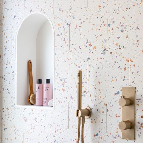 Terazzo Showers Ideas, Confetti Tiles Bathroom, Speckled Tile Bathroom, Terazzo Bathroom Interior Design, Style Hacienda, Bathroom Moodboard, Timeless Bathroom Design, Organic Modern Bathroom, Hotel Bathrooms