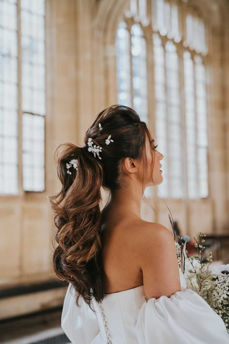 Bride With A Wavy Ponytail Wedding Hairstyle Wedding Ponytail Hairstyles, Bridal Ponytail, Wedding Hairdo, Wedding Ponytail, Wedding Hair Trends, High Ponytail Hairstyles, Bridal Hairdo, Bride Hairstyle, Wedding Hair Up